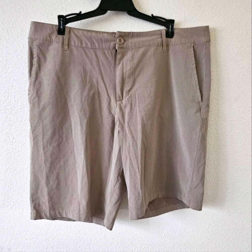 Swiss Tech Men's Active Wear Short Pants Size 36.